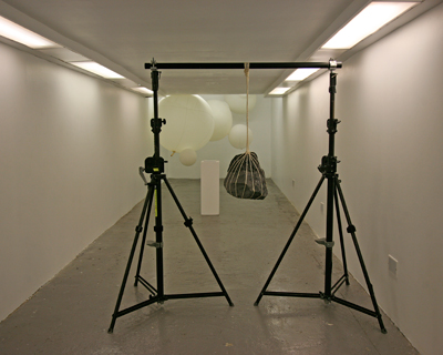  Barbara Knezevic: suspense object, 2009; courtesy the artist